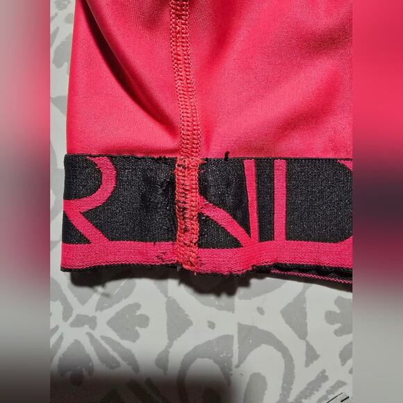 Under Armour x DC Comics Batman Sports Bra – Size Small - Picture 8 of 10